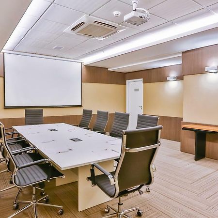Transamerica Collection Goiania Luaran gambar A meeting room