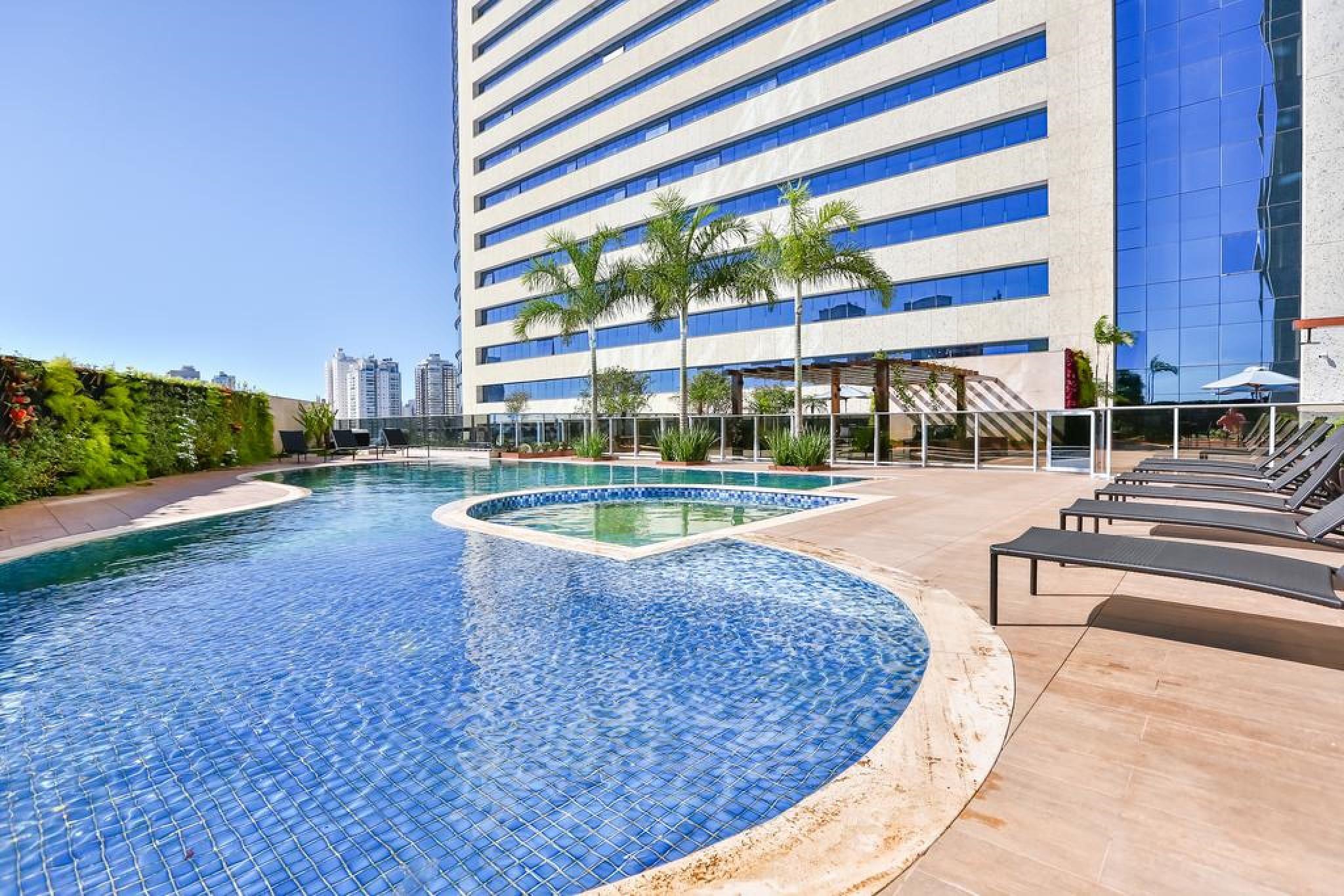 Transamerica Collection Goiania Luaran gambar The pool at the hotel