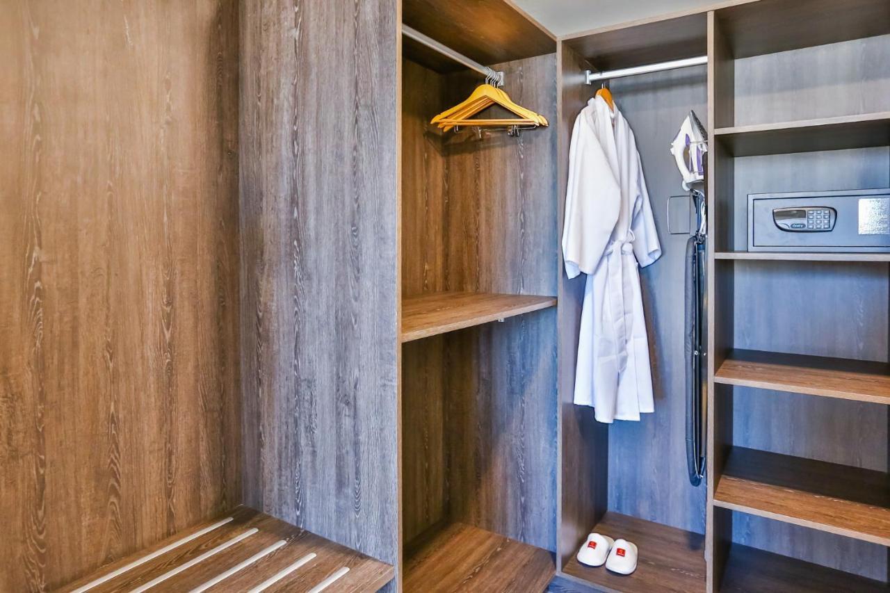 Transamerica Collection Goiania Luaran gambar A wardrobe