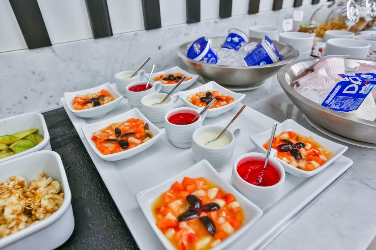 Transamerica Collection Goiania Luaran gambar A selection of fruit salad